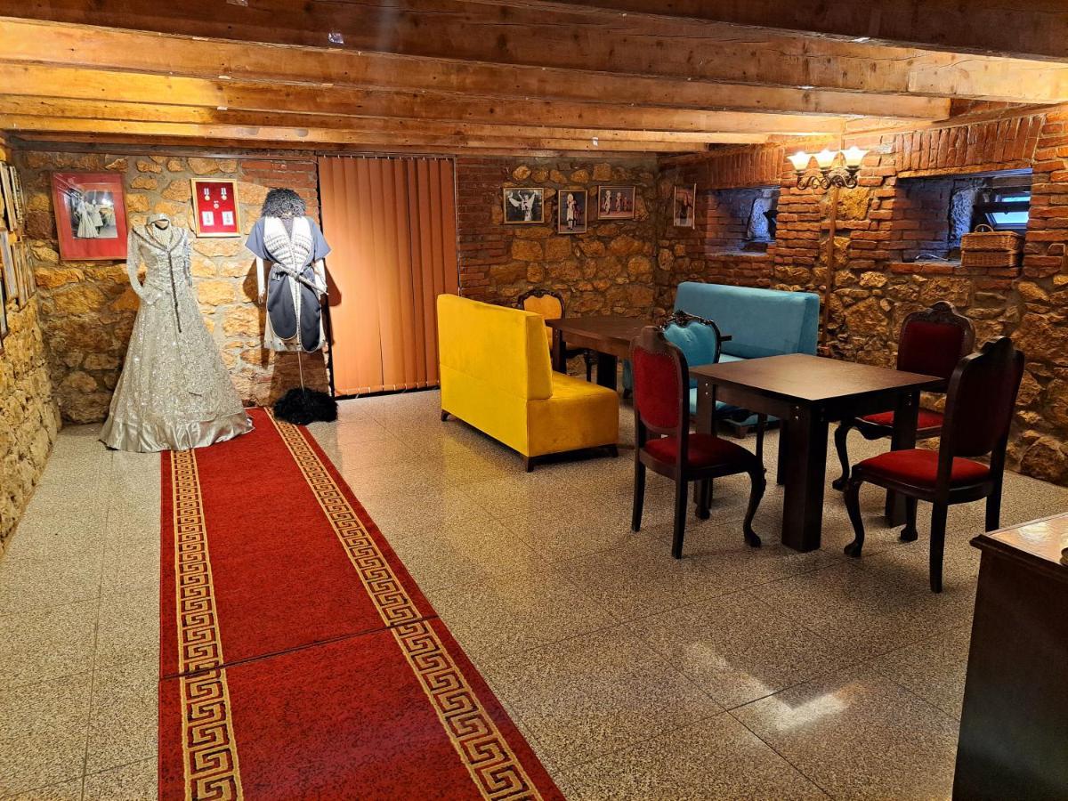 Aisi2 Hotel Kutaisi Bagian luar foto